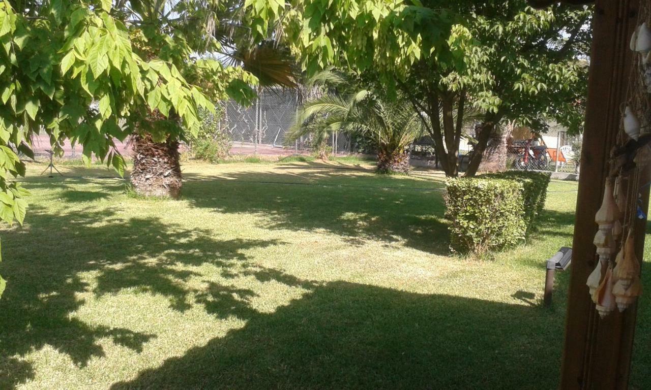 Villa Close To The Beach Ormos Panagias Luaran gambar