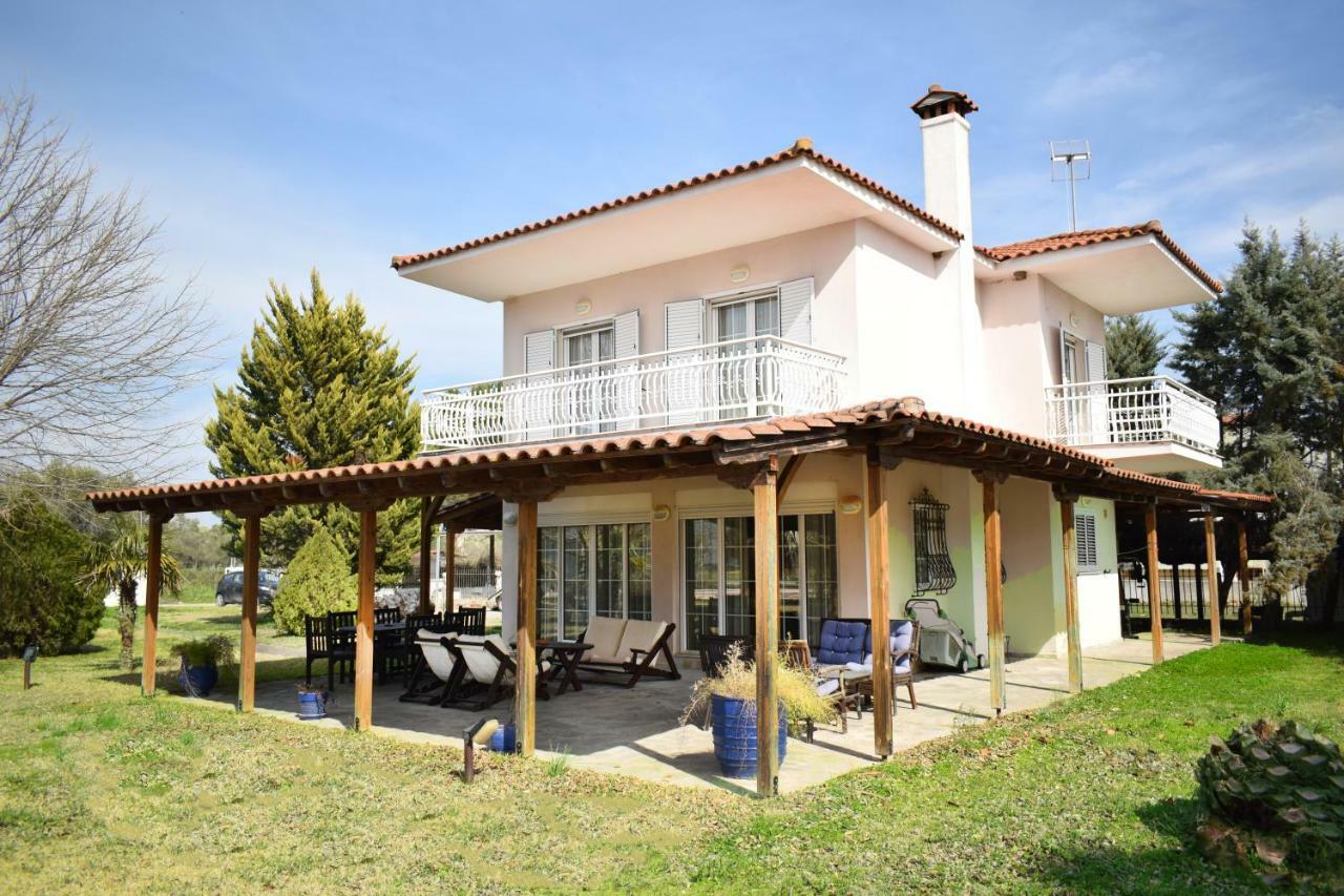 Villa Close To The Beach Ormos Panagias Luaran gambar