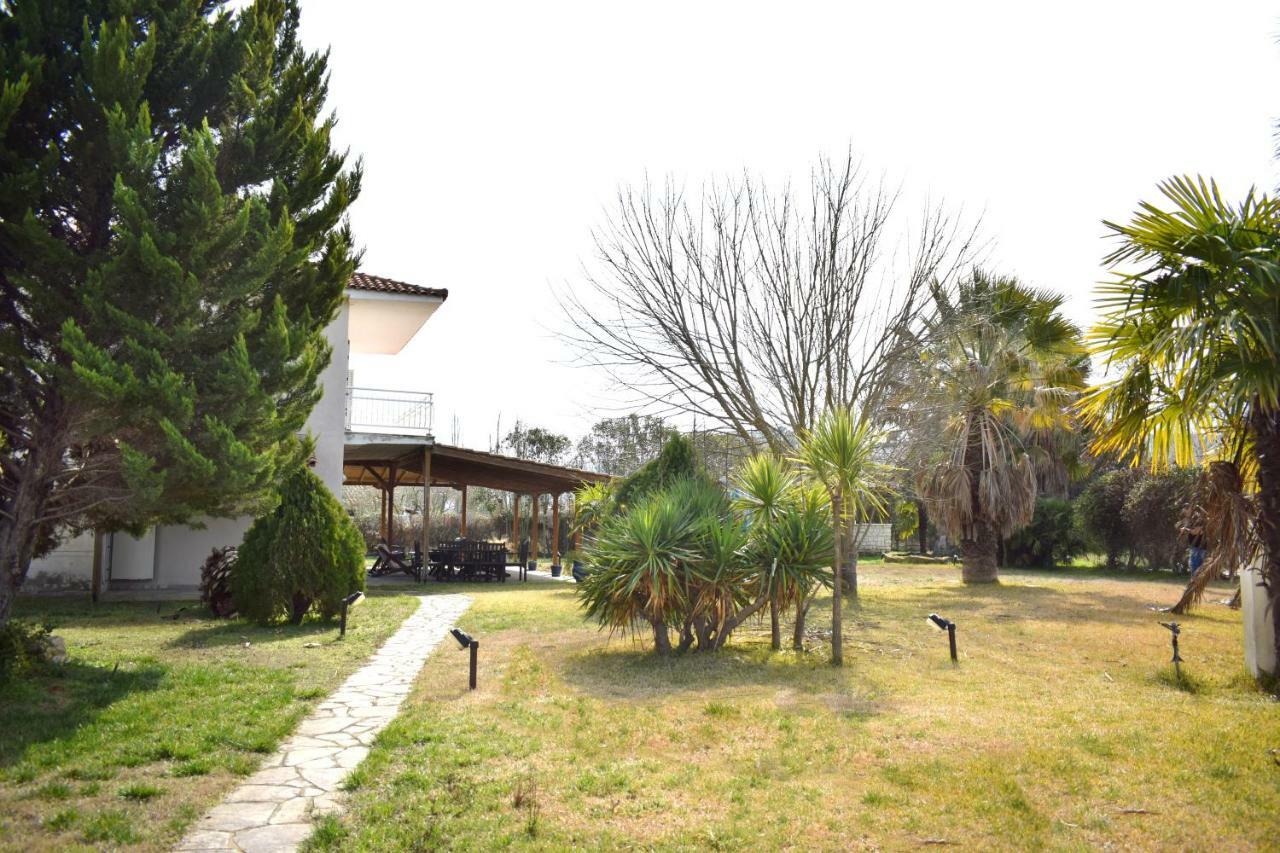 Villa Close To The Beach Ormos Panagias Luaran gambar