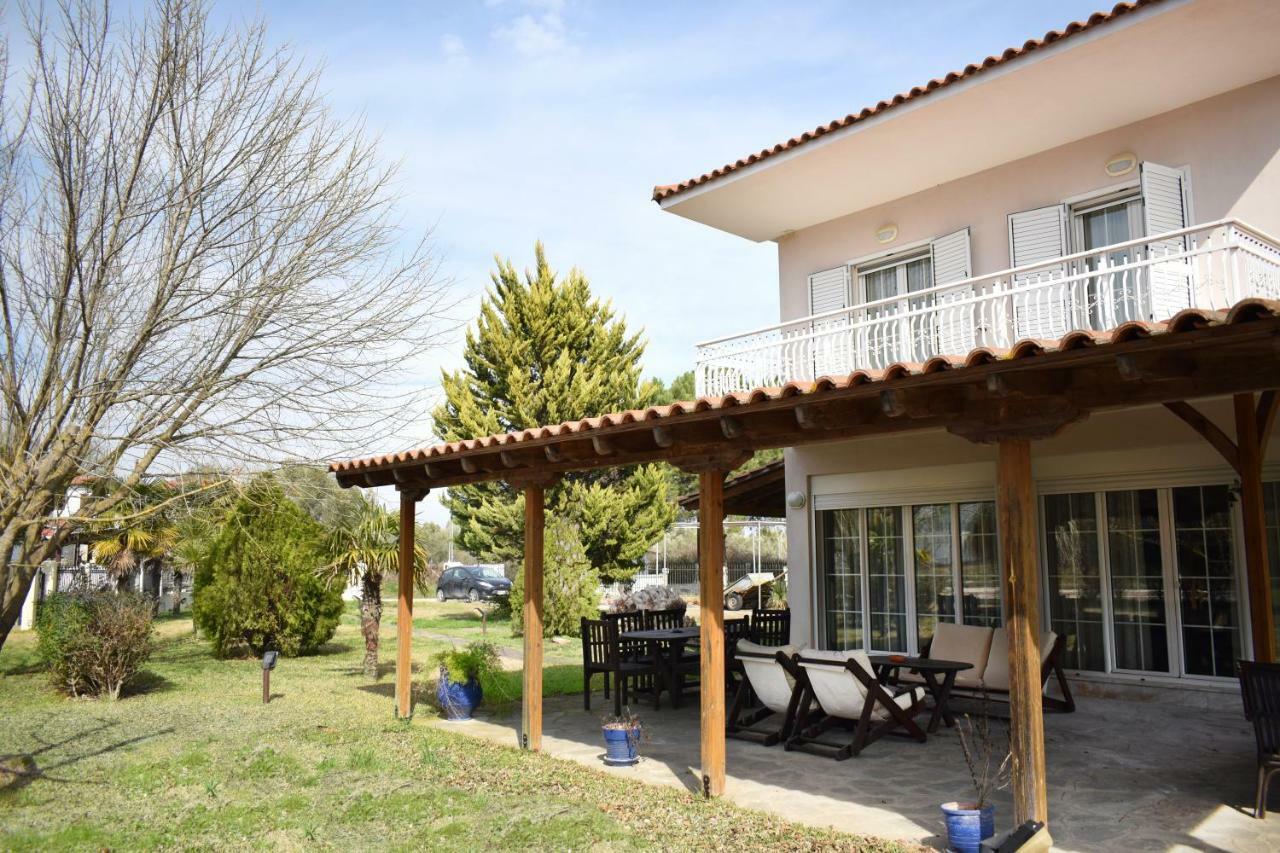 Villa Close To The Beach Ormos Panagias Luaran gambar